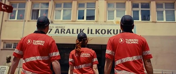 THY’den anlamlı dönüşüm! Uçak koltukları okul çantasına çevrildi